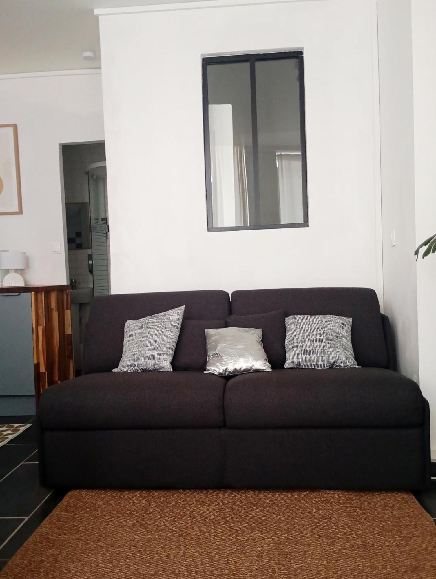 Cocon Convivial A Mommartre Apartment